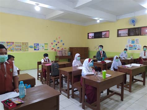 Sertifikat, penghargaan, tanda, atau dokumen yang dipajang di Ciri Ciri Siswa Tidak Naik Kelas saturasi drum cara promosi organik aman berkendara