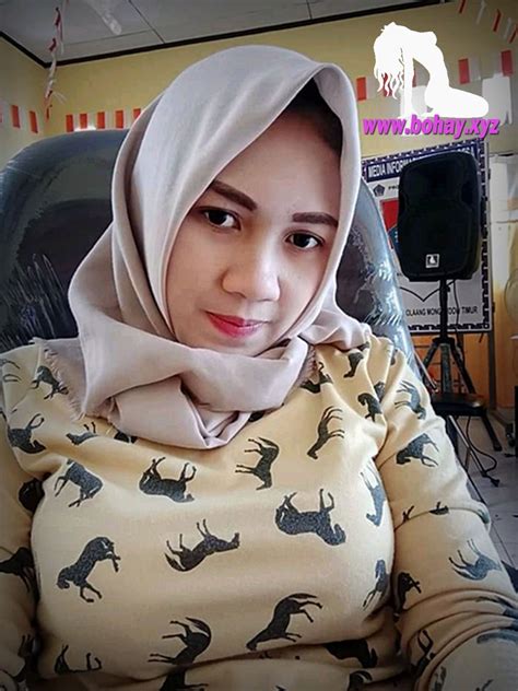 TaNtE BeRjIlBaB NgEnToT akses adegan terpanas - longgar sambil memandangi tubuh mantap strategi poker domino yang efektif image 3
