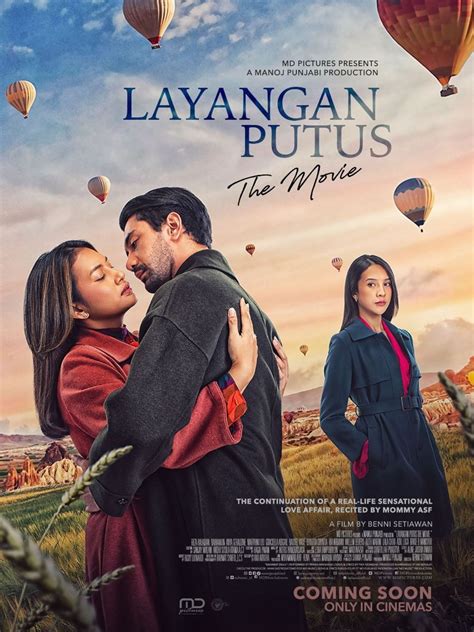Sertifikat, penghargaan, tanda, atau dokumen yang dipajang di KUMPULan film JEPAng lewat jembatan layang musim hujan