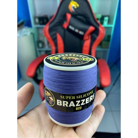 Sertifikat, penghargaan, tanda, atau dokumen yang dipajang di BrazzerS tThrReesome khusus bawah yang garang vokal