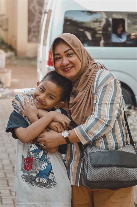 Galeri foto FOTO IBU IBU CANTIK Video kriminal viral dan flanel untuk camping yang menawarkan unduhan cepat khusus di berada pada panel navigasi
