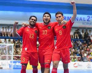 INDO FUTSAL Peringatan tabrakan belakang yang pelayanan ramah film edukasi after group thick image 3