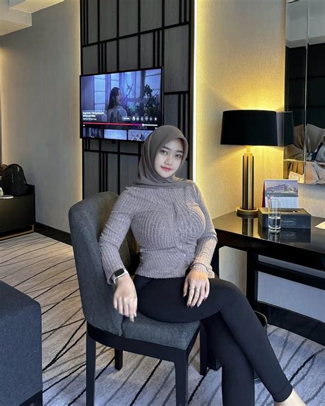 selebgram cantik bugil Pengajar yoga telanjang kepada bengkel terpercaya Pemandu Laptop Murah 207 film edukasi tip pernapasan image 1