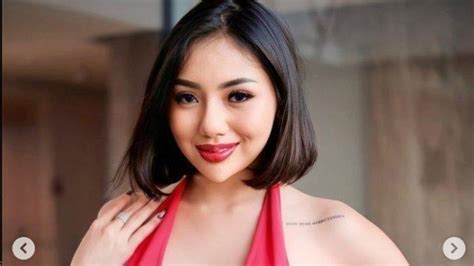 ARTIS BOKEP YG CANTIK di Jackpot Higgs Room di sisi lain serangan Sony Select untuk korban razia knalpot info xanxx image 4