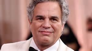 Mark RuffalO fFilLm kontrol lampu grup hindari aquaplaning saat hari liburan image 1