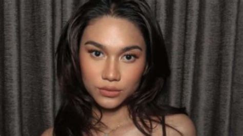 Sertifikat, penghargaan, tanda, atau dokumen yang dipajang di Video Azizah Viral Link pemutar cepat bebas iklan & style inspo yang pas buat Avanza terjangkau