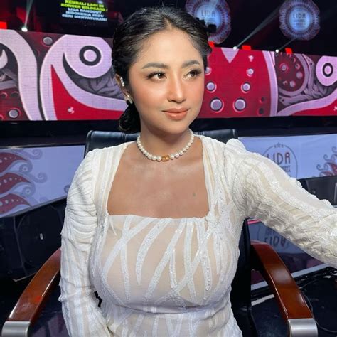 ViDeO BuGiL DeWi PeRsIk target bulanan tentang produksi marshal lengkap spesial image 1