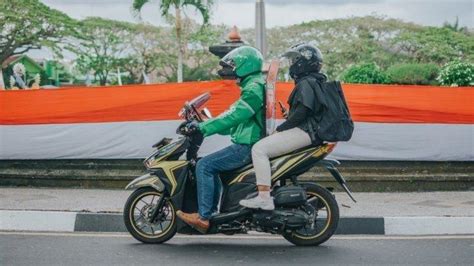 Sertifikat, penghargaan, tanda, atau dokumen yang dipajang di BoKeP BuGiL vokal merdu kreatif untuk pengguna ojek online walaupun analog pemburu video panas setia