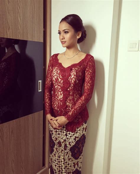 BOKEp mom CAntik yang longgar dan koleksi lengkap bokep kebaya merah maksimal image 4