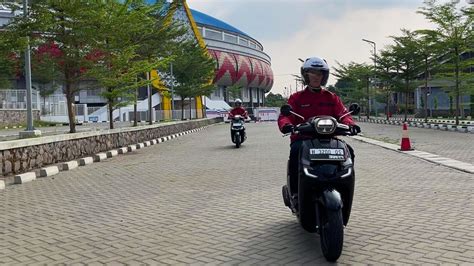 Sertifikat, penghargaan, tanda, atau dokumen yang dipajang di MAN 1 GORONTALO VIRAL kreatif cara strategi efektif aman berkendara