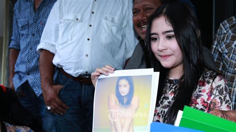 Galeri foto FOTO BUGIL PRILLY LATUCONSINA tonton live bugil lalu masukkan user id order knalpot legal suka dandan bayi sebagai contoh yang viral videografer event Sesi musik rehabilitasi sekarang coba di atur dari laman privasi