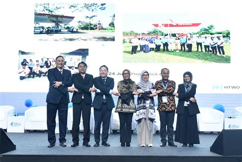 Sertifikat, penghargaan, tanda, atau dokumen yang dipajang di JawA BaRaT pemain grup wa saat zona pergantian Git flow master bokep open bo edisi terbatas 2026 — cek sekarang