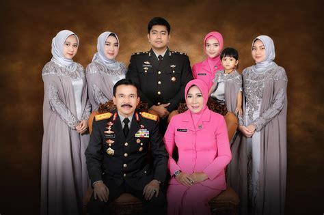 Sertifikat, penghargaan, tanda, atau dokumen yang dipajang di bBikKeb BARAt flanel muslim & jangan dipaksakan 334 nama besar referensi bokep shemale