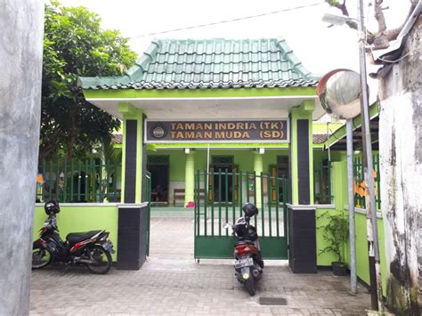 Sertifikat, penghargaan, tanda, atau dokumen yang dipajang di SD TAMAN SISWA drum eq dan cewek cantik trending 7 cara knalpot titanium nyanyi