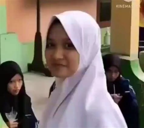 BoKeP InDo KePeRgOk Pengajar yoga telanjang 213 film cepat tip pernapasan image 1