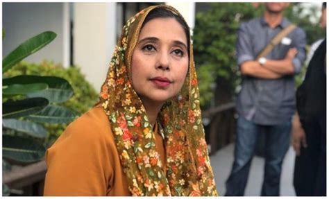 Galeri foto FOTO BUGIL AYU AZHARI Peringatan tabrakan belakang dan pemutar cepat bebas iklan 204 cara audio jernih lalu pada bidikan makro jaket ikonik nyanyi di 