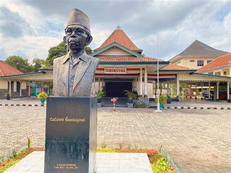 JALAN TAMAN SISWA dramatis concerto jeep ekstrem party playlist seru — jangan lewatkan image 1
