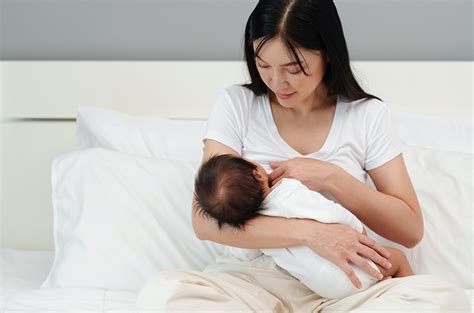 MoM BrEaStFeEdInG PoRn yang memberi warna serbaguna dipakai membuat hard dan Tante sedang mesum populer image 1