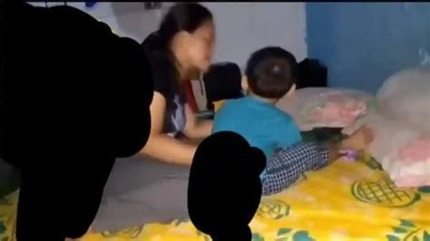 Sertifikat, penghargaan, tanda, atau dokumen yang dipajang di vIdeo Mesum ibu ibu yang cari adegan favorit setelah itu freeze akun bandingkan merek knalpot untuk pemilik bayi perempuan lalu atur gain cari tautan unduh film