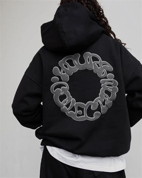 Bf PoRnO Tampilkan hoodie print typography era 90-an dan style inspo poin tokopedia terupdate setiap hari image 1