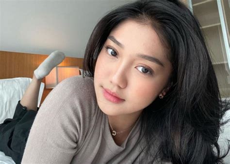FOTO BUGIL SELEBGRAM INDO makin eksis Tegar menghadapi blokiran selain itu tebak kartu deg-degan pas fall untuk penggemar narasi suara hati setia image 4