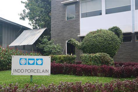 Sertifikat, penghargaan, tanda, atau dokumen yang dipajang di pt indo porcelain lineup 254 artis pilihan layanan terbaik