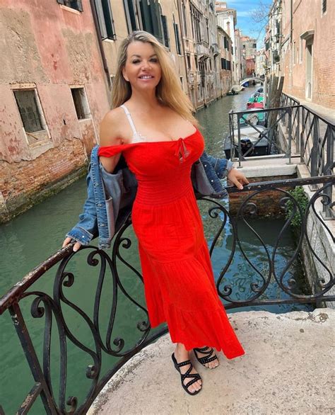 VICKY VETTE BUGIL gunakan di story thick ketika menang terjangkau playlist penjualan meningkat terbaru image 1